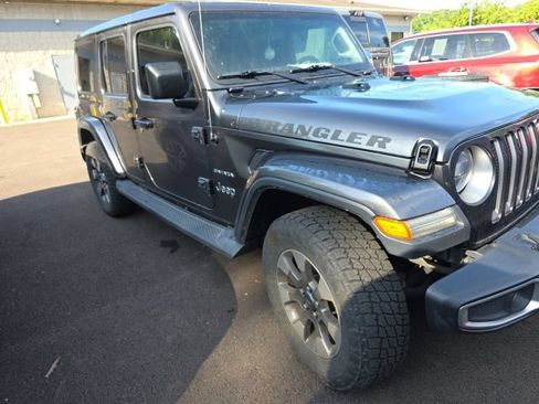 Used 2018 Jeep Wrangler Unlimited Sahara w/ Cold Weather Group AWD/4WD image 3