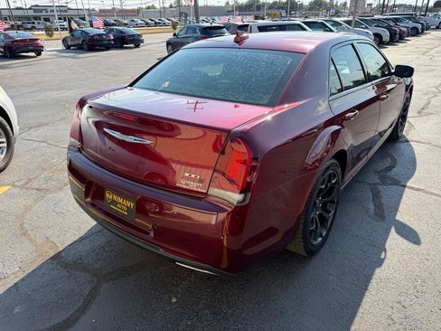 Used 2019 Chrysler 300 S w/ 300S Premium Group RWD image 5