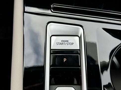 New 2026 Volkswagen Atlas SE image 28