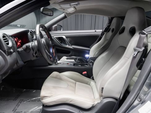 Used 2009 Nissan GT-R Premium AWD/4WD image 45