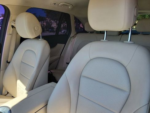 Used 2020 Mercedes-Benz GLC 300 4MATIC image 29