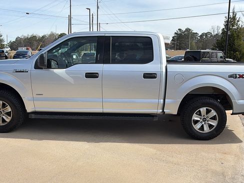 Used 2015 Ford F150 XLT image 11