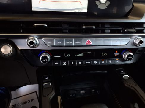 Used 2025 Kia Telluride S FWD image 32