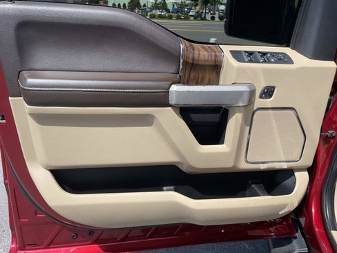 Used 2019 Ford F150 Lariat w/ Equipment Group 502A Luxury AWD/4WD image 19