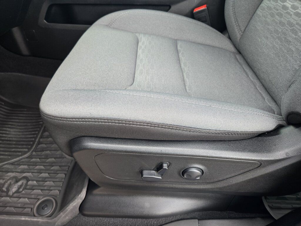 Used 2025 RAM 1500 Big Horn AWD/4WD image 9