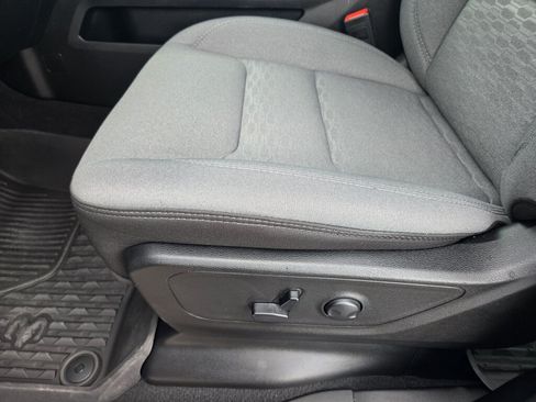 Used 2025 RAM 1500 Big Horn AWD/4WD image 9