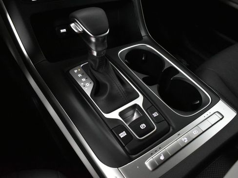 Certified 2024 Kia Carnival LX image 20