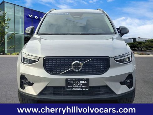 Certified 2025 Volvo XC40 B5 Plus image 2