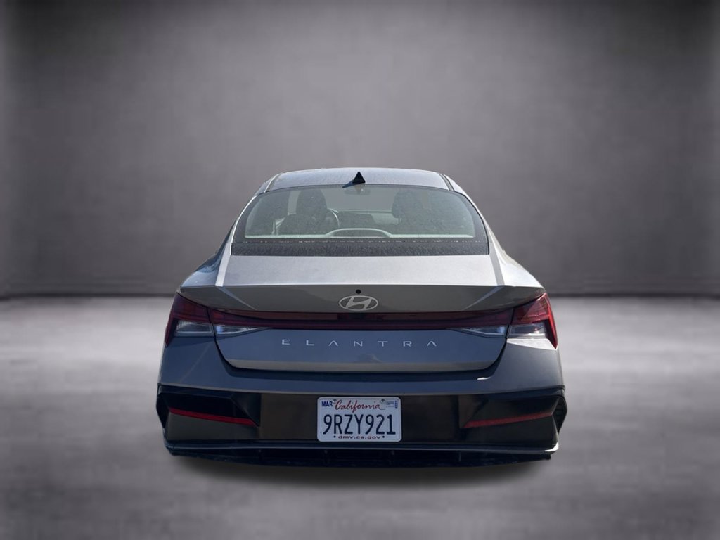 Used 2025 Hyundai Elantra SEL FWD image 7