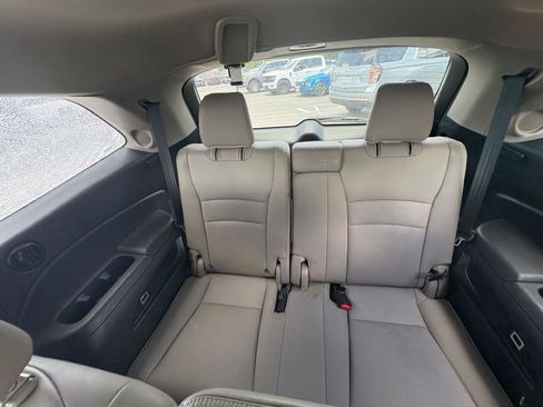 Used 2019 Honda Pilot Touring image 10