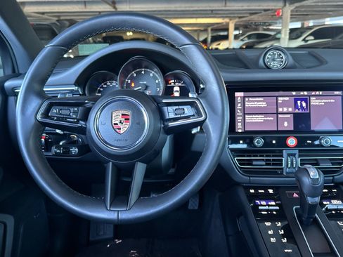 Used 2025 Porsche Macan image 14