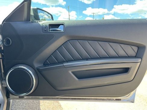 Used 2011 Ford Mustang Premium w/ 202A Rapid Spec Order Code image 17