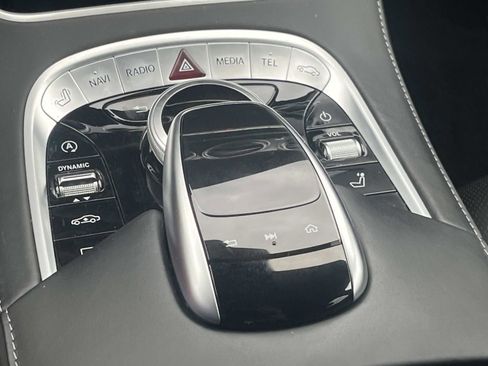 Used 2019 Mercedes-Benz S 560 Sedan image 32