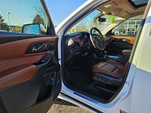 Used 2019 Chevrolet Traverse High Country image 16