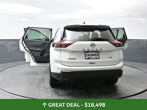 Used 2024 Nissan Rogue S image 59