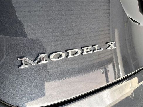 Used 2018 Tesla Model X 75D image 41