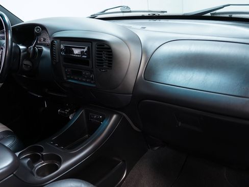 Used 2003 Ford F150 Harley-Davidson image 40