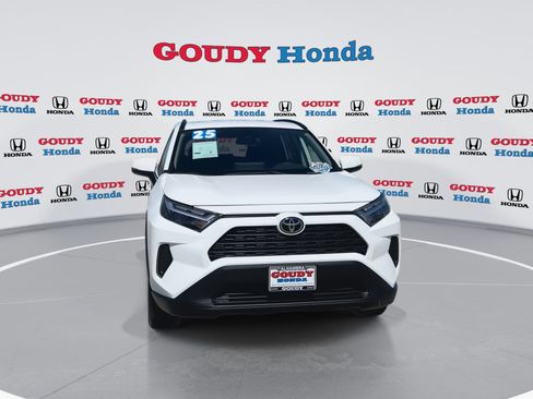 Used 2025 Toyota RAV4 XLE FWD image 3