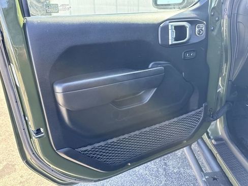 Used 2024 Jeep Wrangler Unlimited Rubicon w/ Technology Group AWD/4WD image 22