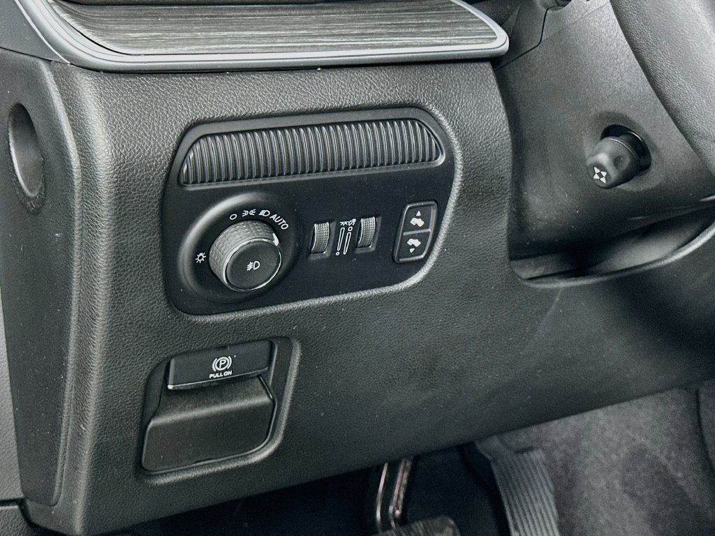 Used 2023 Jeep Wagoneer Series II w/ Premium Group I AWD/4WD image 10