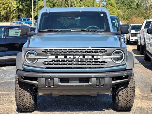 New 2025 Ford Bronco Badlands image 2