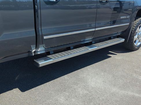 Used 2019 Chevrolet Silverado 2500 LTZ w/ Duramax Plus Package AWD/4WD image 9
