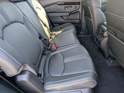 Used 2025 Honda Pilot Touring image 18