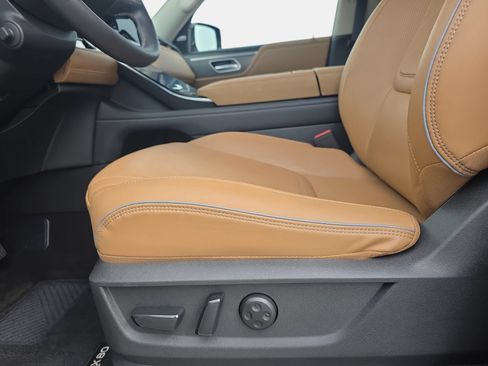 Certified 2026 INFINITI QX80 Luxe w/ Cargo Package AWD/4WD image 28