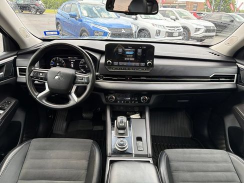 Used 2024 Mitsubishi Outlander SE Black Edition FWD image 30