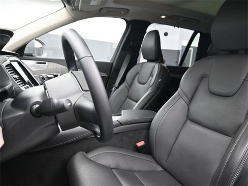 Used 2025 Volvo XC90 T8 Ultra image 9