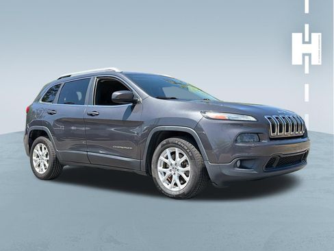 Used 2015 Jeep Cherokee Latitude w/ Trailer Tow Group FWD image 1