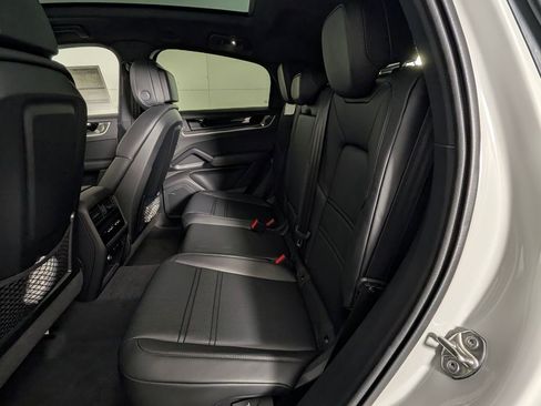 New 2026 Porsche Cayenne S image 24
