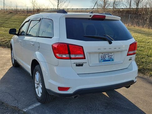 Used 2014 Dodge Journey SXT w/ Flexible Seating Group image 6