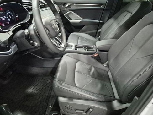 Certified 2025 Audi Q3 2.0T Premium w/ Convenience Package AWD/4WD image 9