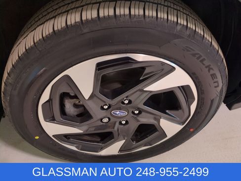 Used 2024 Subaru Crosstrek 2.5i Limited AWD/4WD image 2