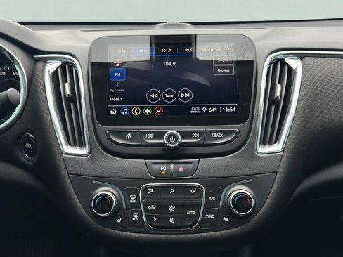 Used 2021 Chevrolet Malibu LT FWD image 18