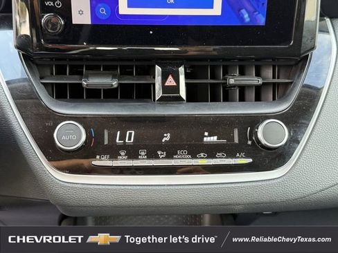 Used 2025 Toyota Corolla LE FWD image 21