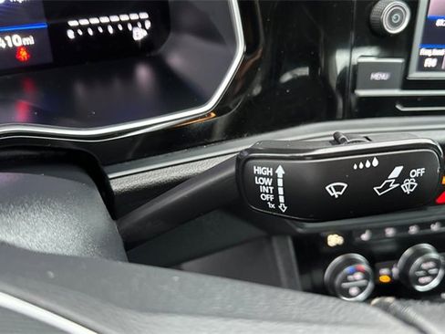 Used 2024 Volkswagen Jetta SE image 36