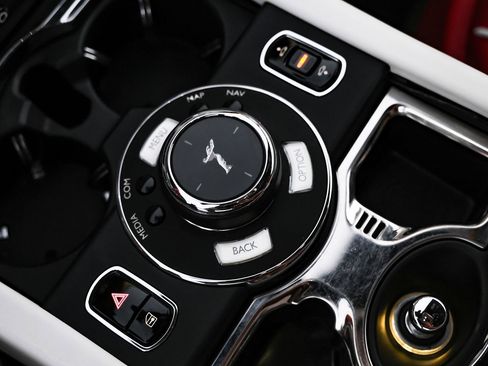 Used 2020 Rolls-Royce Wraith image 37