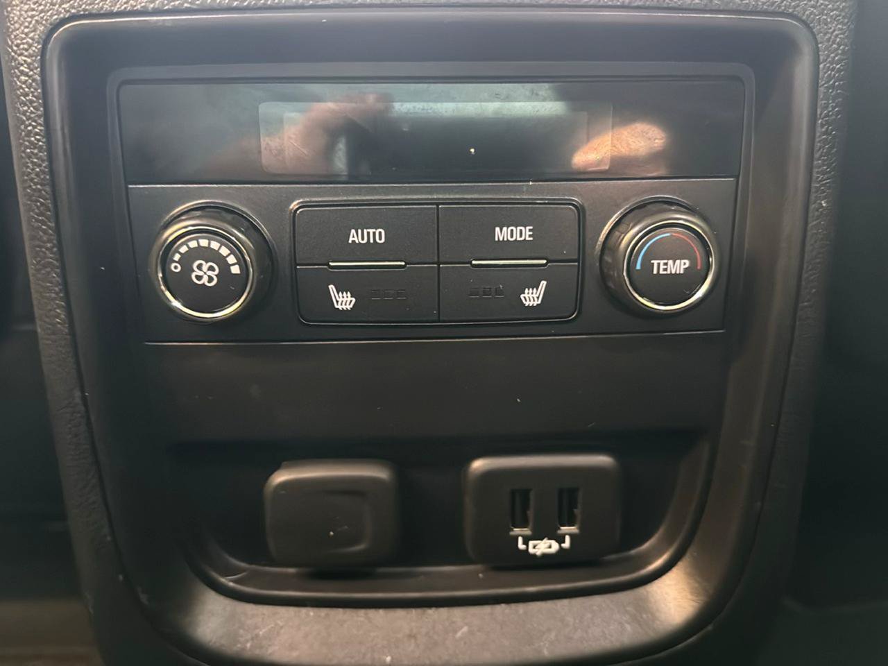 Used 2019 Buick Envision Premium w/ Driver Confidence Package AWD/4WD image 22