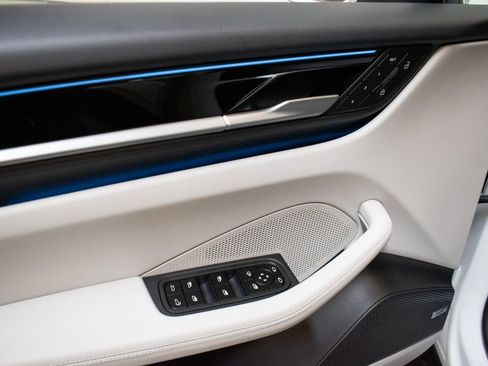 Used 2025 Porsche Macan 4S Electric image 21