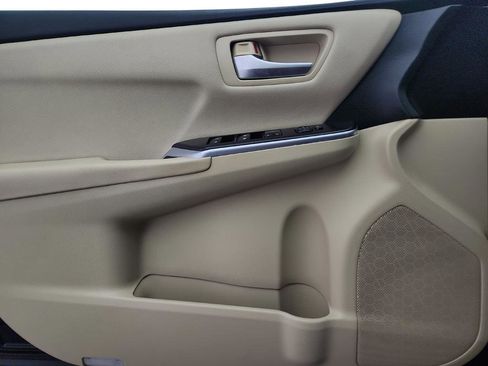 Used 2017 Toyota Camry LE image 26