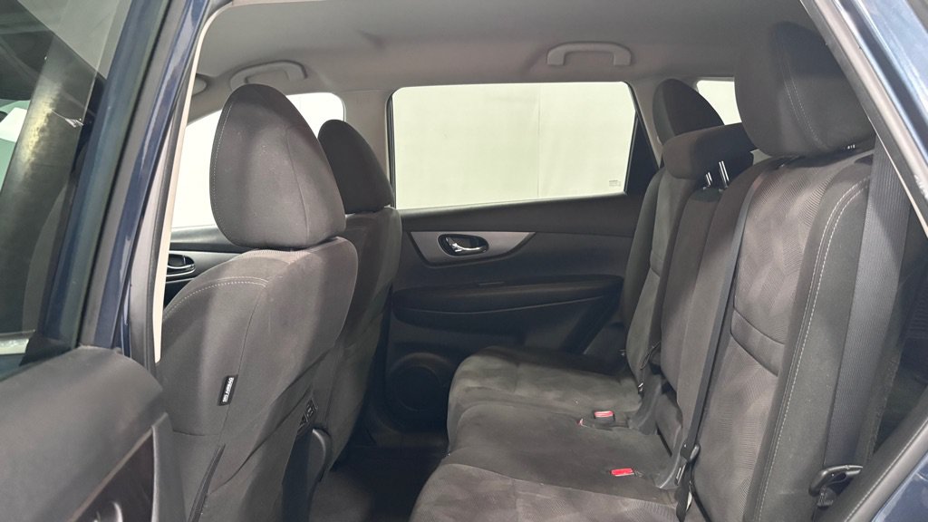 Used 2016 Nissan Rogue SV FWD image 23