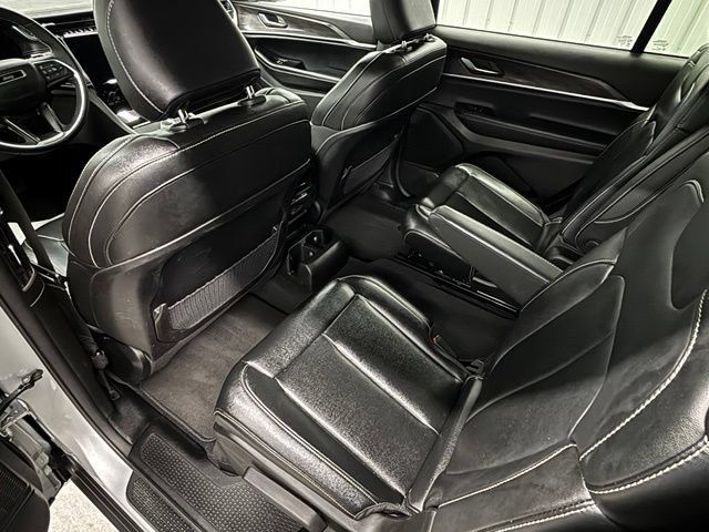 Used 2024 Jeep Grand Cherokee L Limited AWD/4WD image 14