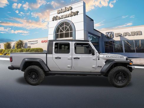 Used 2020 Jeep Gladiator Sport w/ Quick Order Package 24S image 2