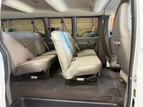 Used 2025 Chevrolet Express 3500 LT w/ LT Preferred Equipment Group RWD image 23