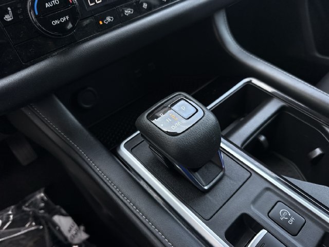 Used 2022 Nissan Pathfinder SV FWD image 19