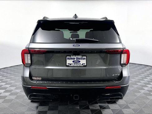 Used 2025 Ford Explorer ST-Line w/ ST-Line Street Pack AWD/4WD image 4