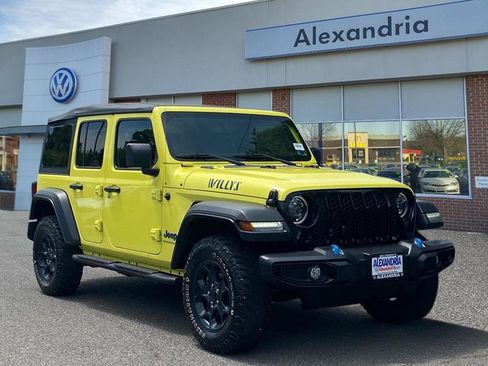 Used 2023 Jeep Wrangler Unlimited w/ Cold Weather Group AWD/4WD image 1