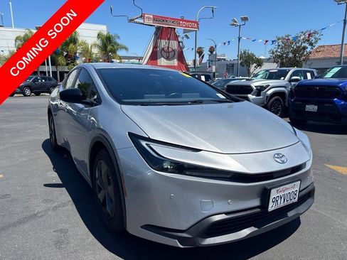 Used 2024 Toyota Prius LE FWD image 2